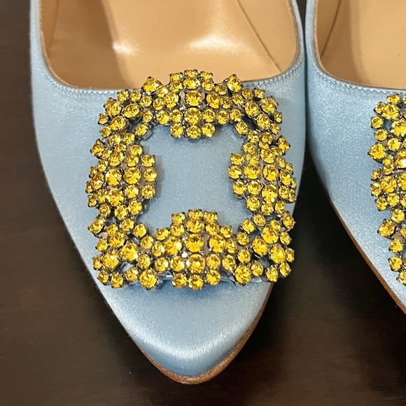 Manolo Blahnik Pumps 37.5 NWT - Picture 2 of 10